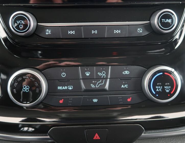 Ford Tourneo Custom 22