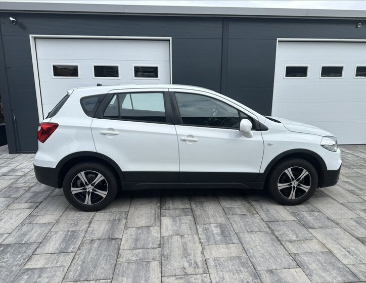 Suzuki S-Cross Hatchback 998,0 82 kw