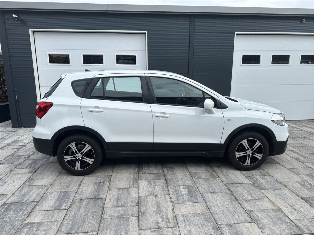 Suzuki S-Cross Hatchback 998,0 82 kw