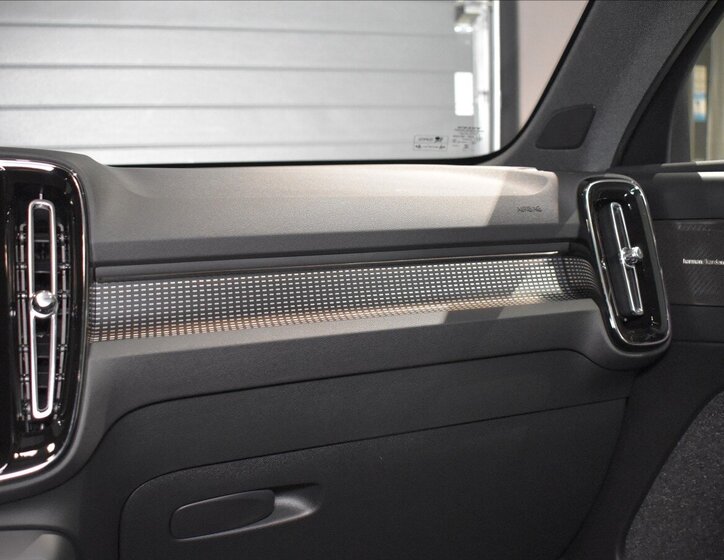 Volvo EC40 SUV 0,0 185 kw