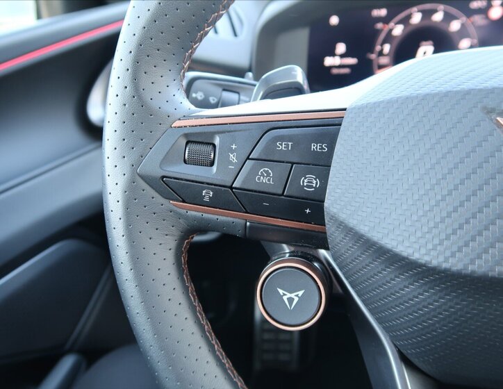 Cupra Terramar SUV / Terénní 2,0 l 195 kw