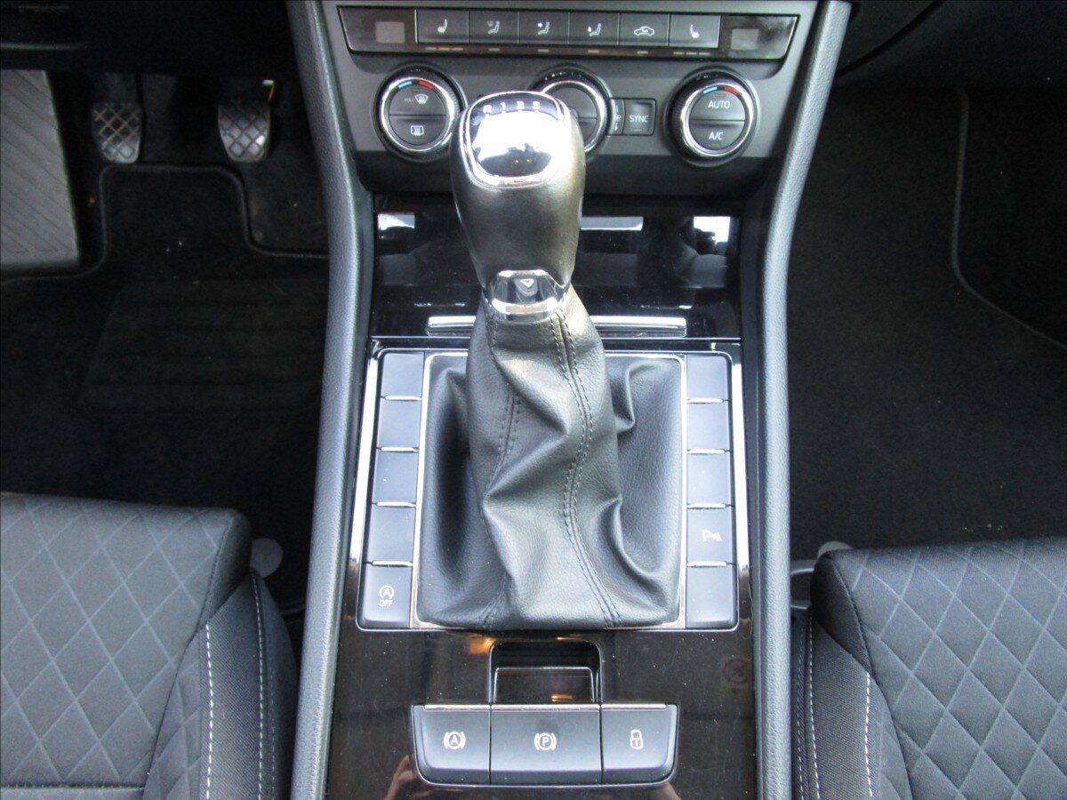 Škoda Superb Sedan / Limuzína 2,0 l 110 kw