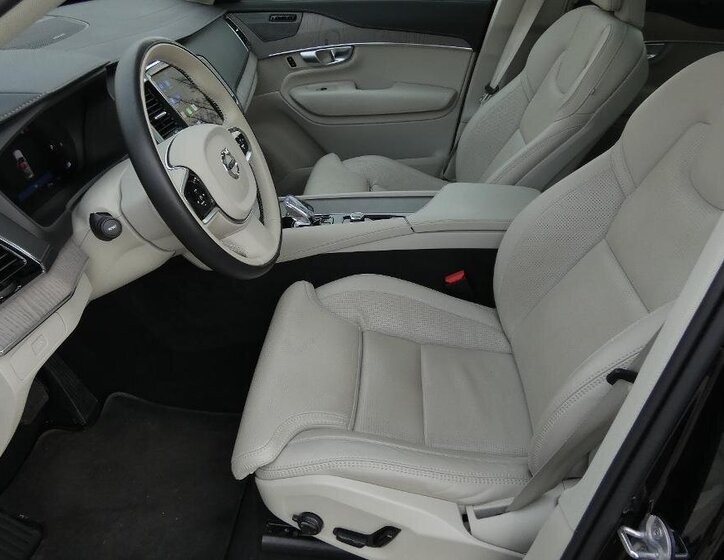 Volvo XC90 SUV / Terénní 2,0 l 173 kw