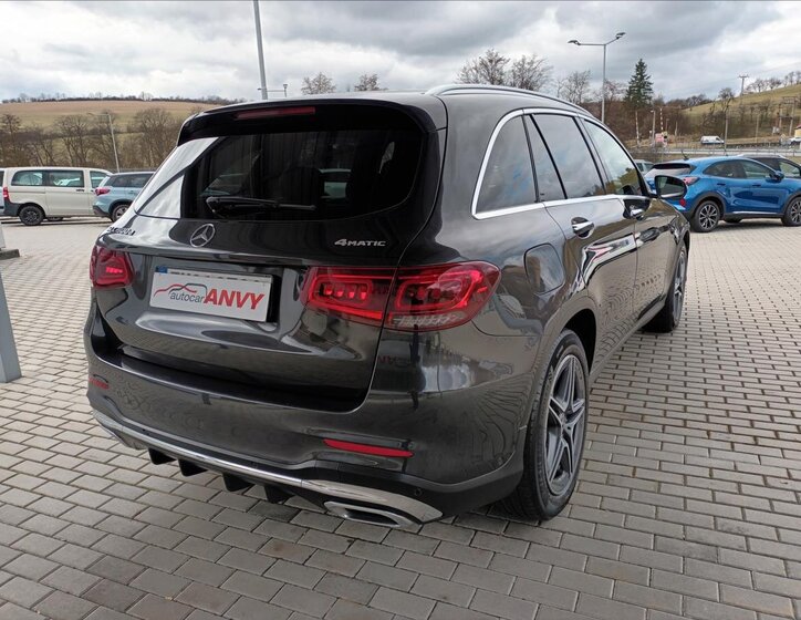Mercedes-Benz GLC SUV 2,0 l 180 kw