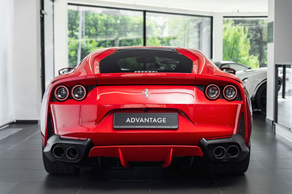 Ferrari 812