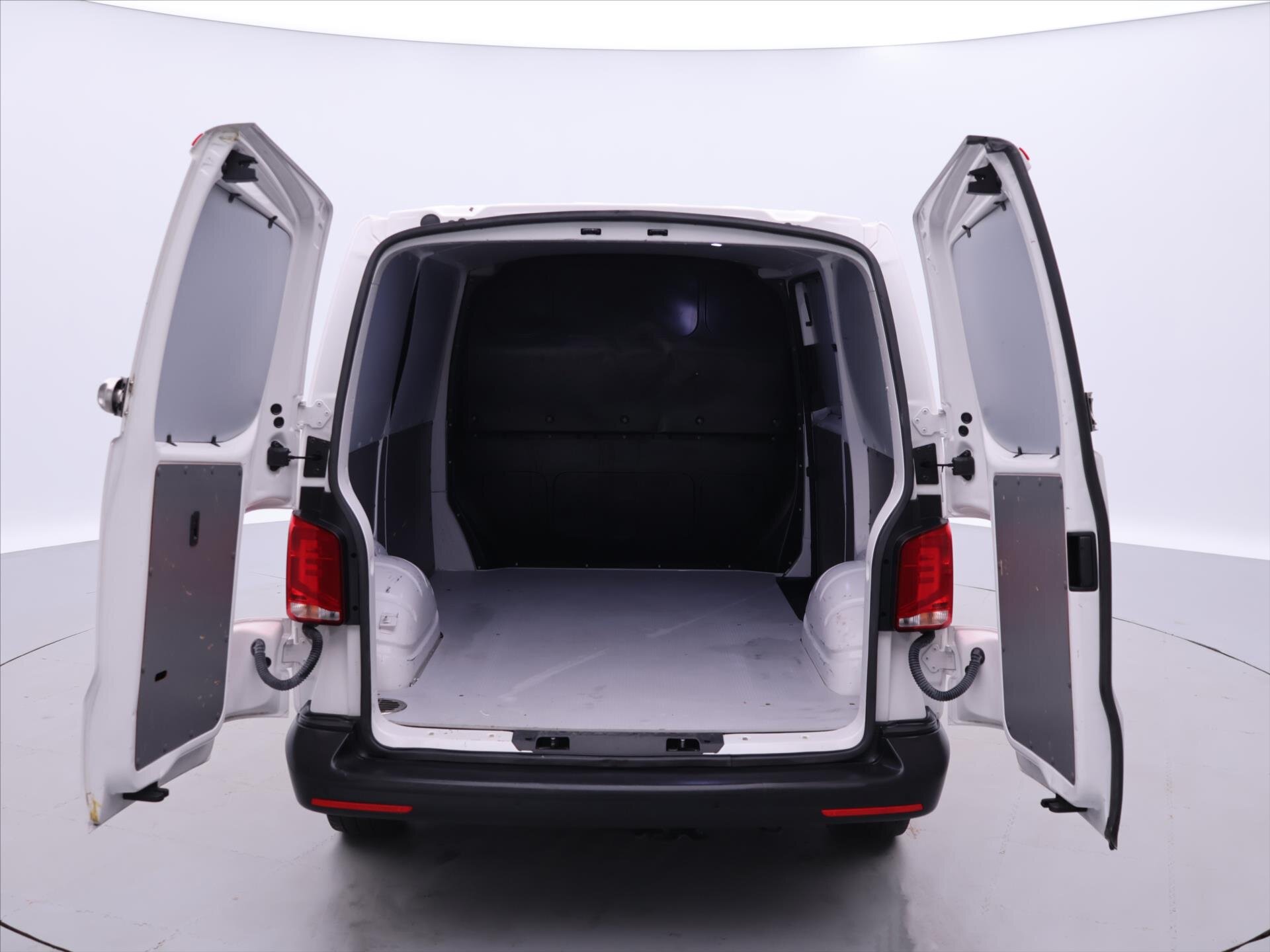 Volkswagen Transporter Skříň 2,0 l 66 kw