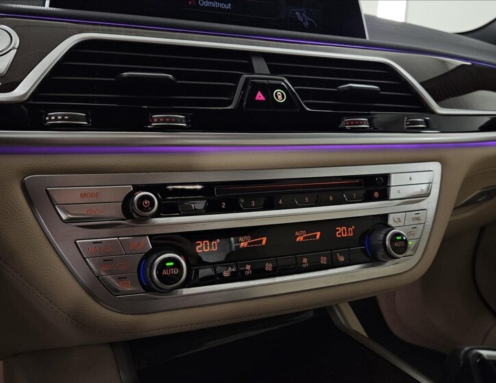 BMW Řada 7 Sedan / Limuzína 3,0 l 195 kw