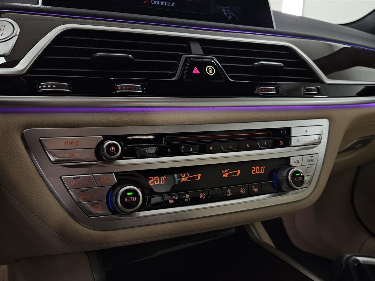BMW Řada 7 Sedan / Limuzína 3,0 l 195 kw