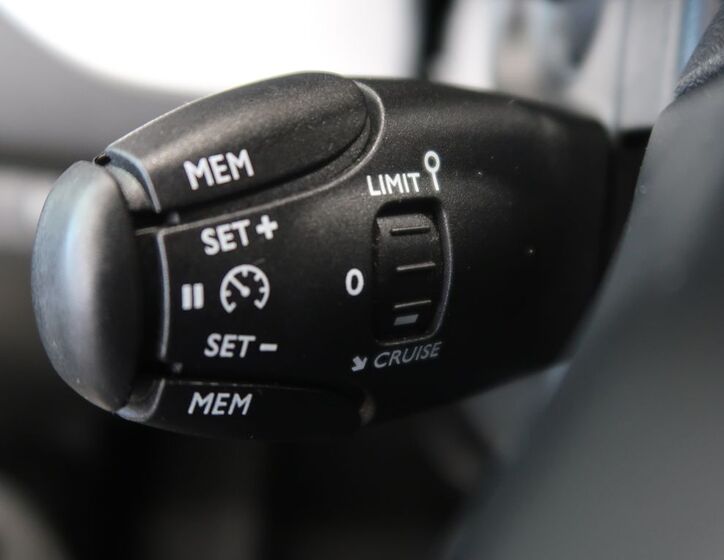 Peugeot Traveller 28