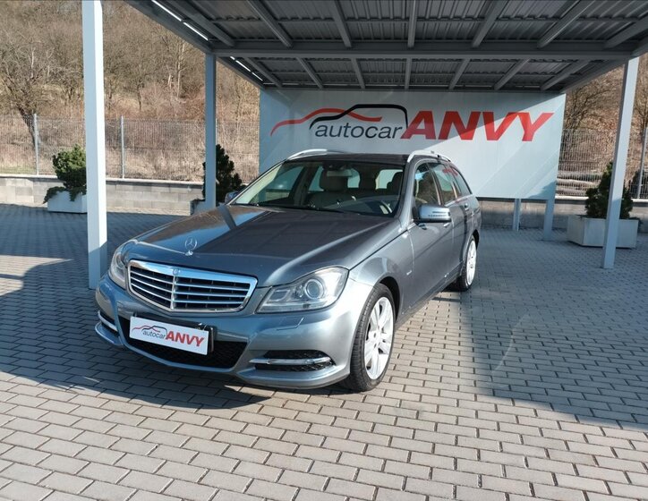 Mercedes-Benz Třídy C Kombi 2,1 l 100 kw