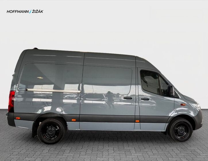 Mercedes-Benz Sprinter 4