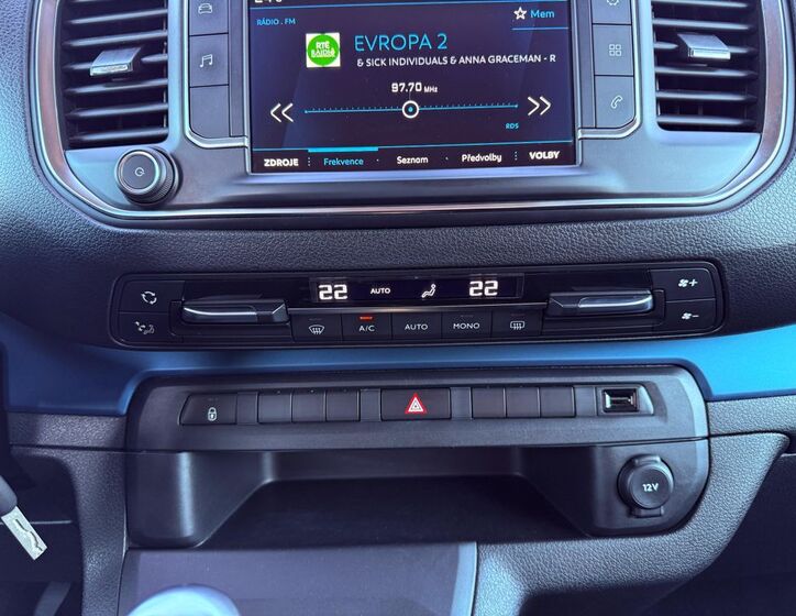 Peugeot Traveller 18