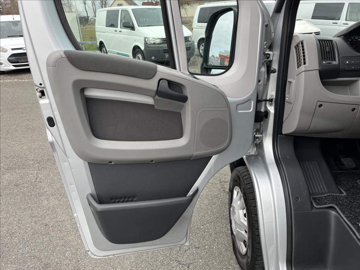 Peugeot Boxer Kombi 2,2 l 88 kw