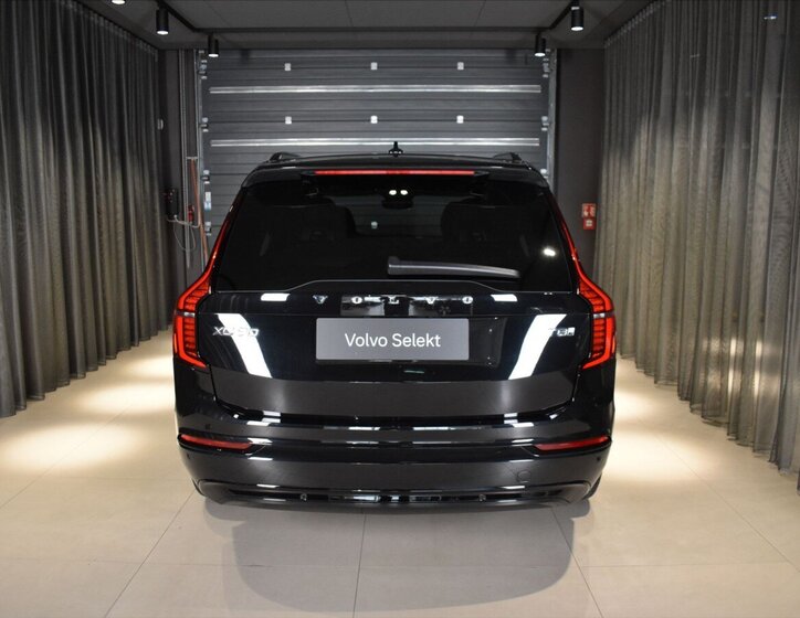 Volvo XC90 SUV / Terénní 2,0 l 228 kw