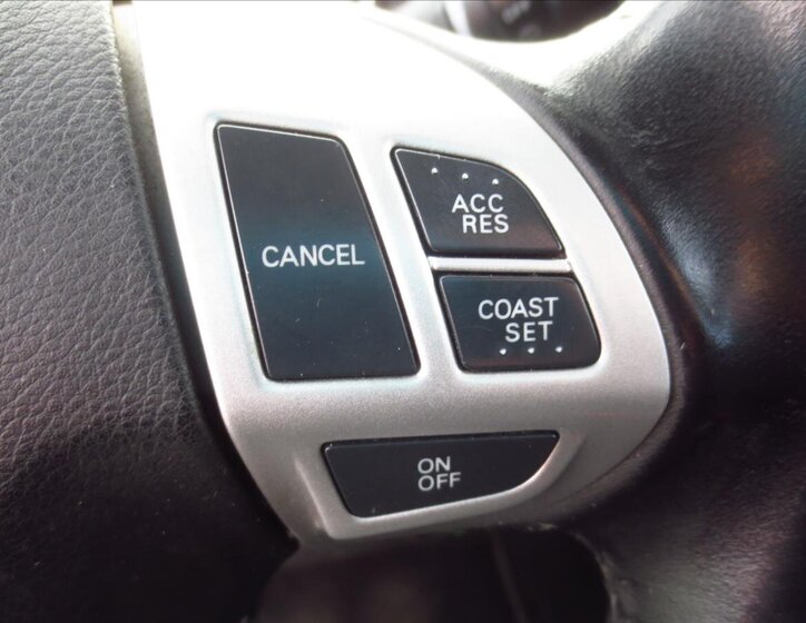 Mitsubishi Outlander SUV / Terénní 2,4 l 125 kw