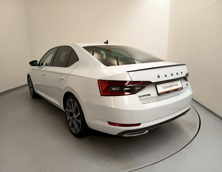 Škoda Superb 9