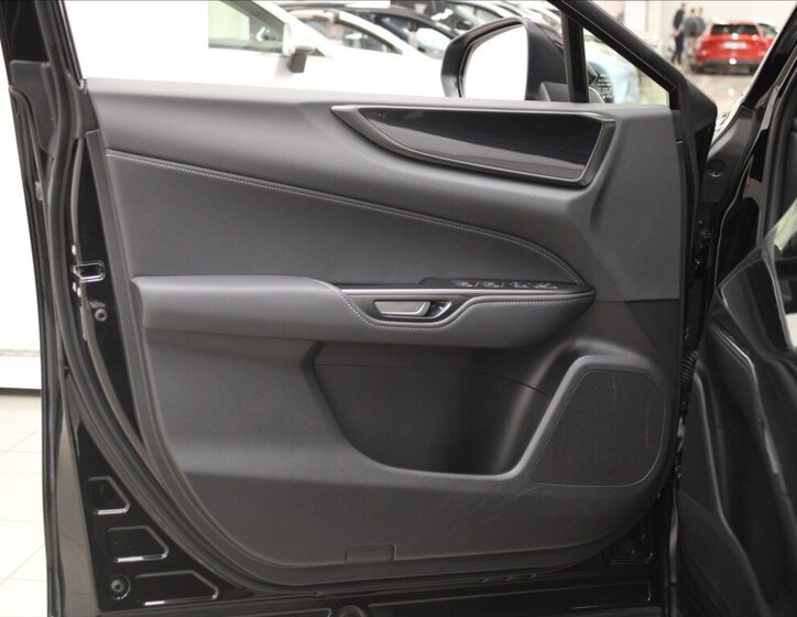 Lexus NX 350h SUV / Terénní 2,5 l 179 kw