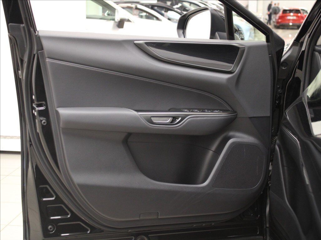 Lexus NX 350h SUV / Terénní 2,5 l 179 kw