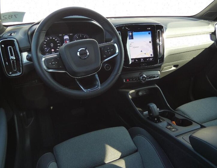 Volvo XC40 SUV / Terénní 1,5 l 95 kw