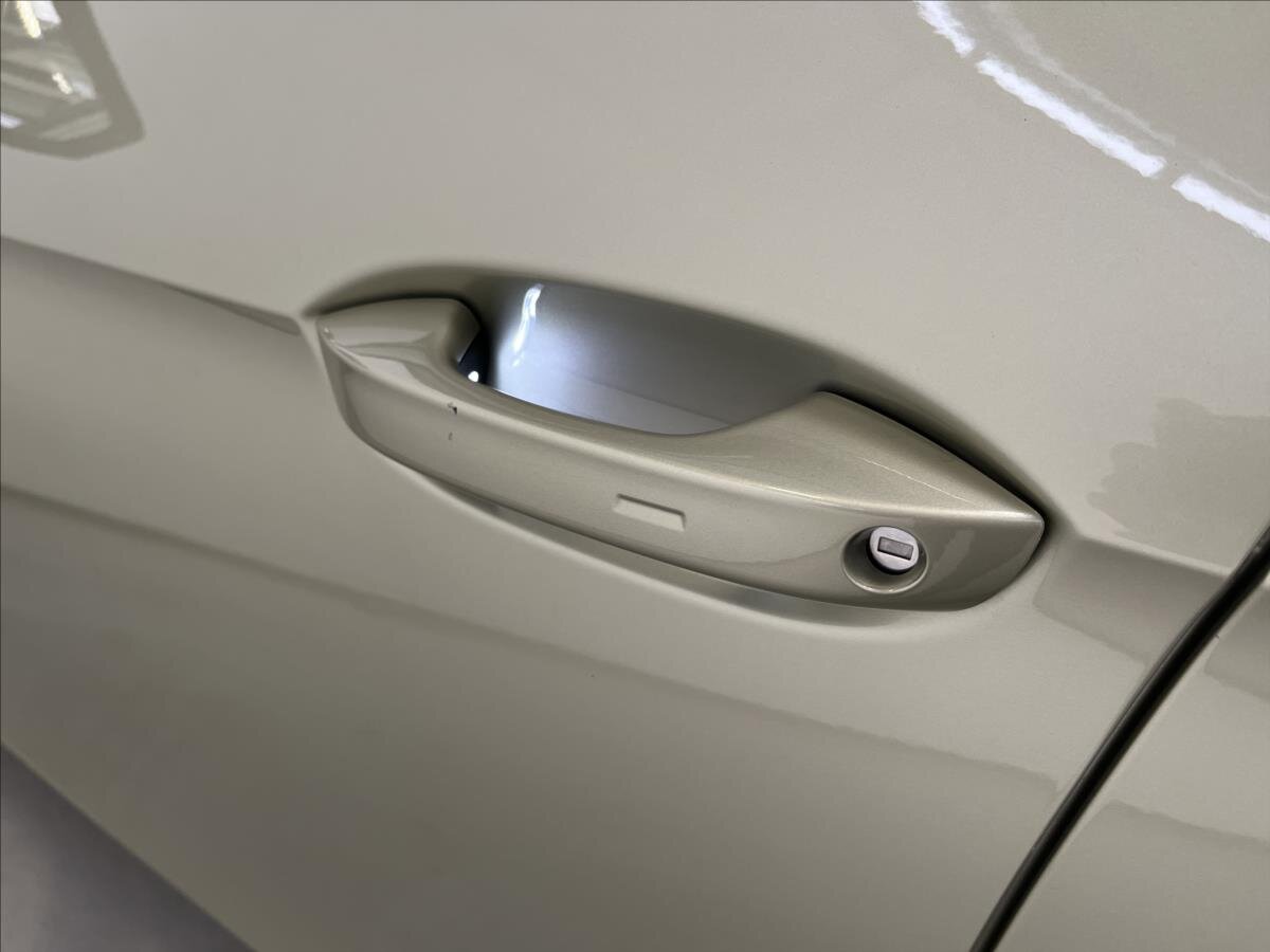 Škoda Superb Kombi 2,0 l 110 kw