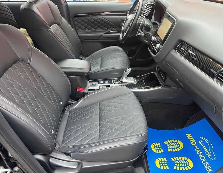 Mitsubishi Outlander 13