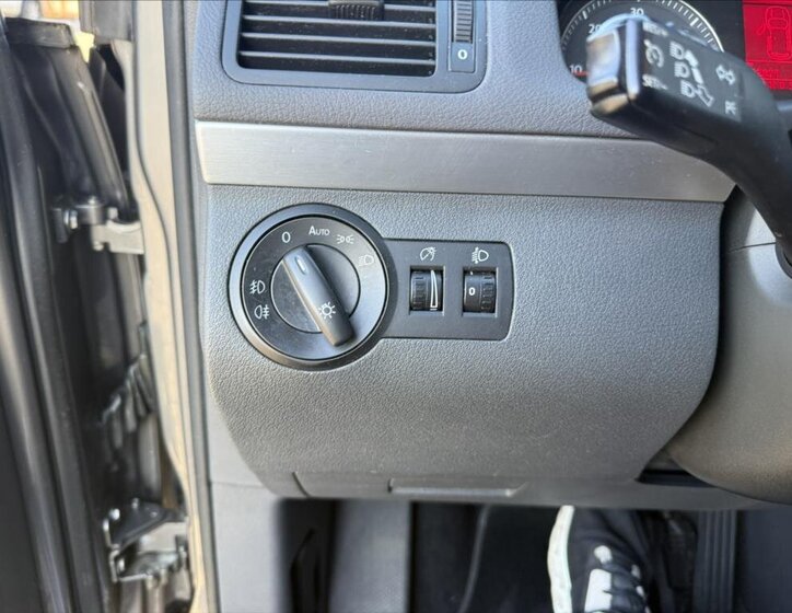 Volkswagen Touran MPV 2,0 l 103 kw