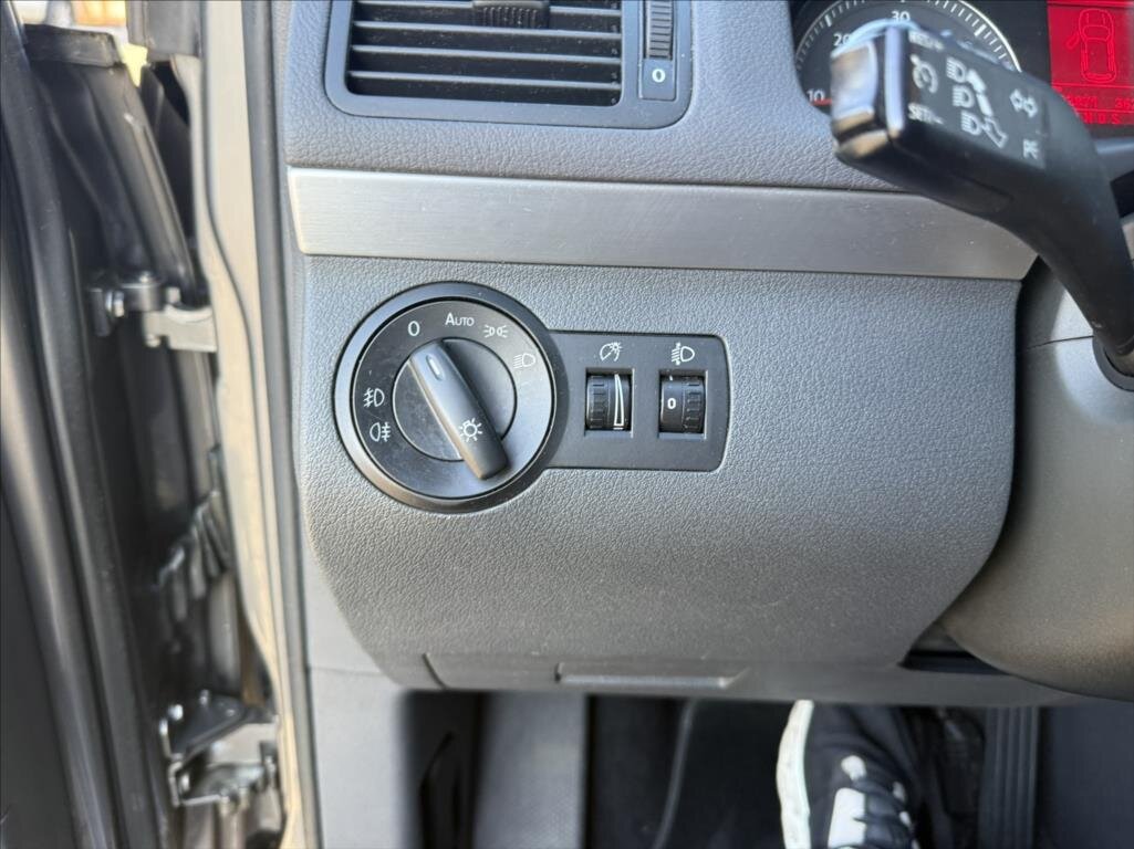 Volkswagen Touran MPV 2,0 l 103 kw