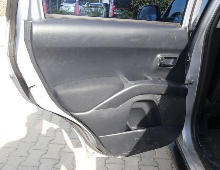 Citroën C-Crosser 19