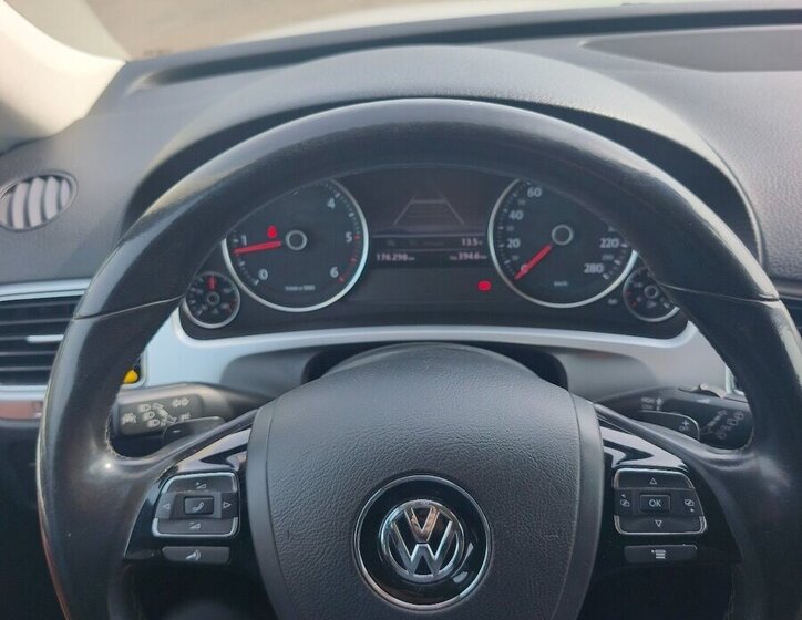 Volkswagen Touareg SUV / Terénní 0,0 196 kw