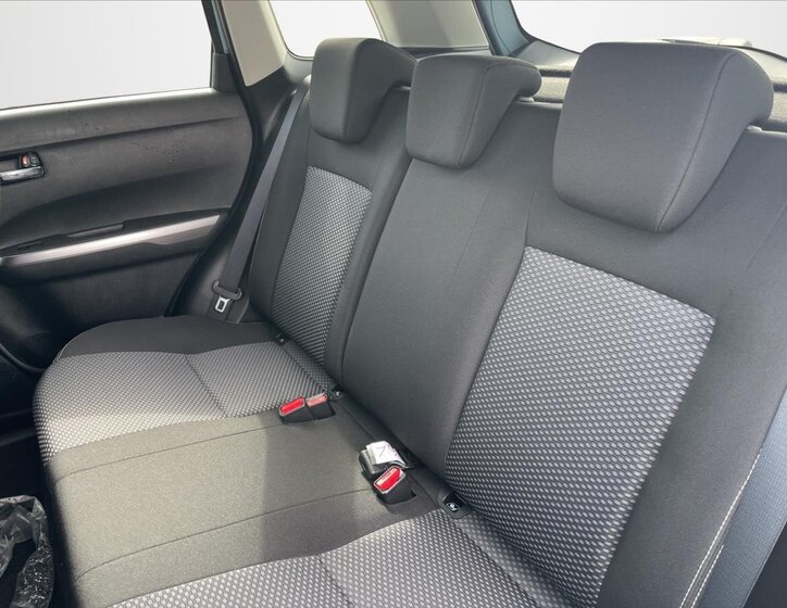 Suzuki Vitara SUV / Terénní 1,4 l 81 kw