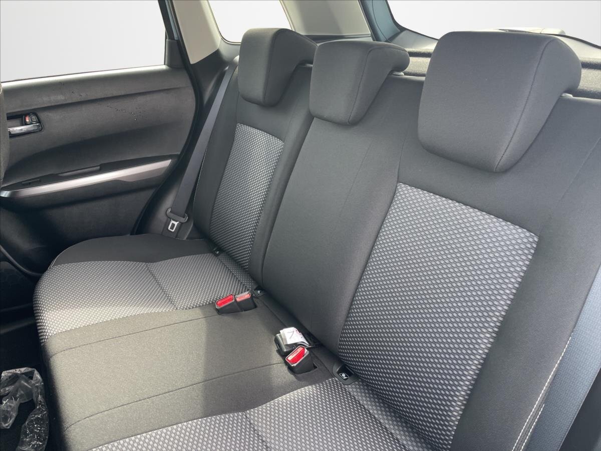 Suzuki Vitara SUV / Terénní 1,4 l 81 kw