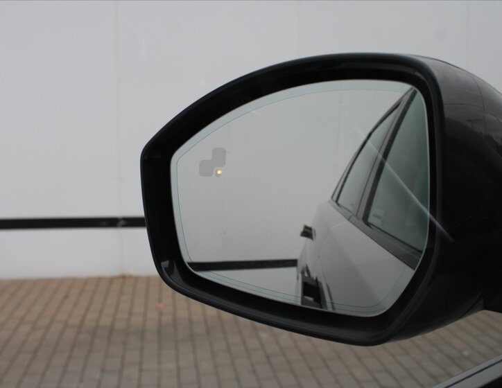 Land Rover Range Rover Velar SUV / Terénní 3,0 l 221 kw