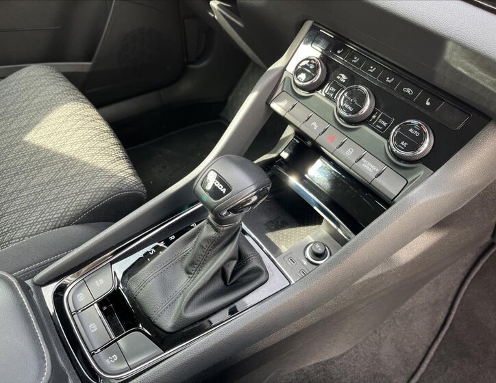 Škoda Karoq SUV / Terénní 1,5 l 110 kw