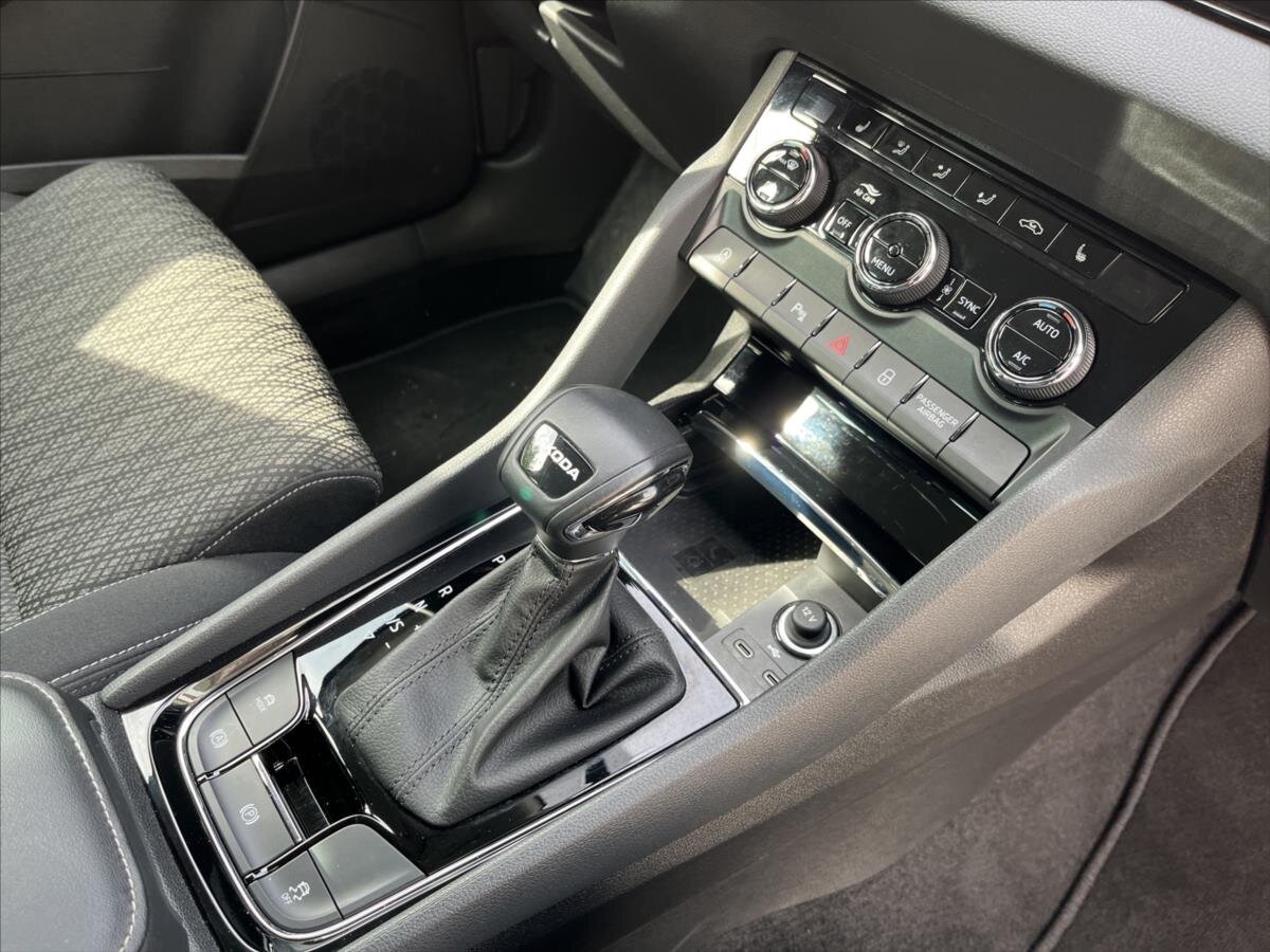 Škoda Karoq SUV / Terénní 1,5 l 110 kw