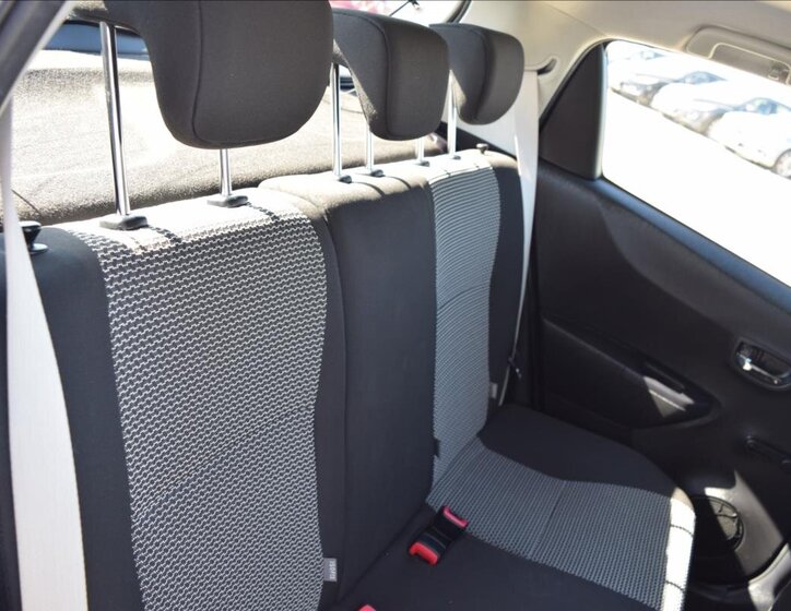 Toyota Yaris Hatchback 998,0 51 kw