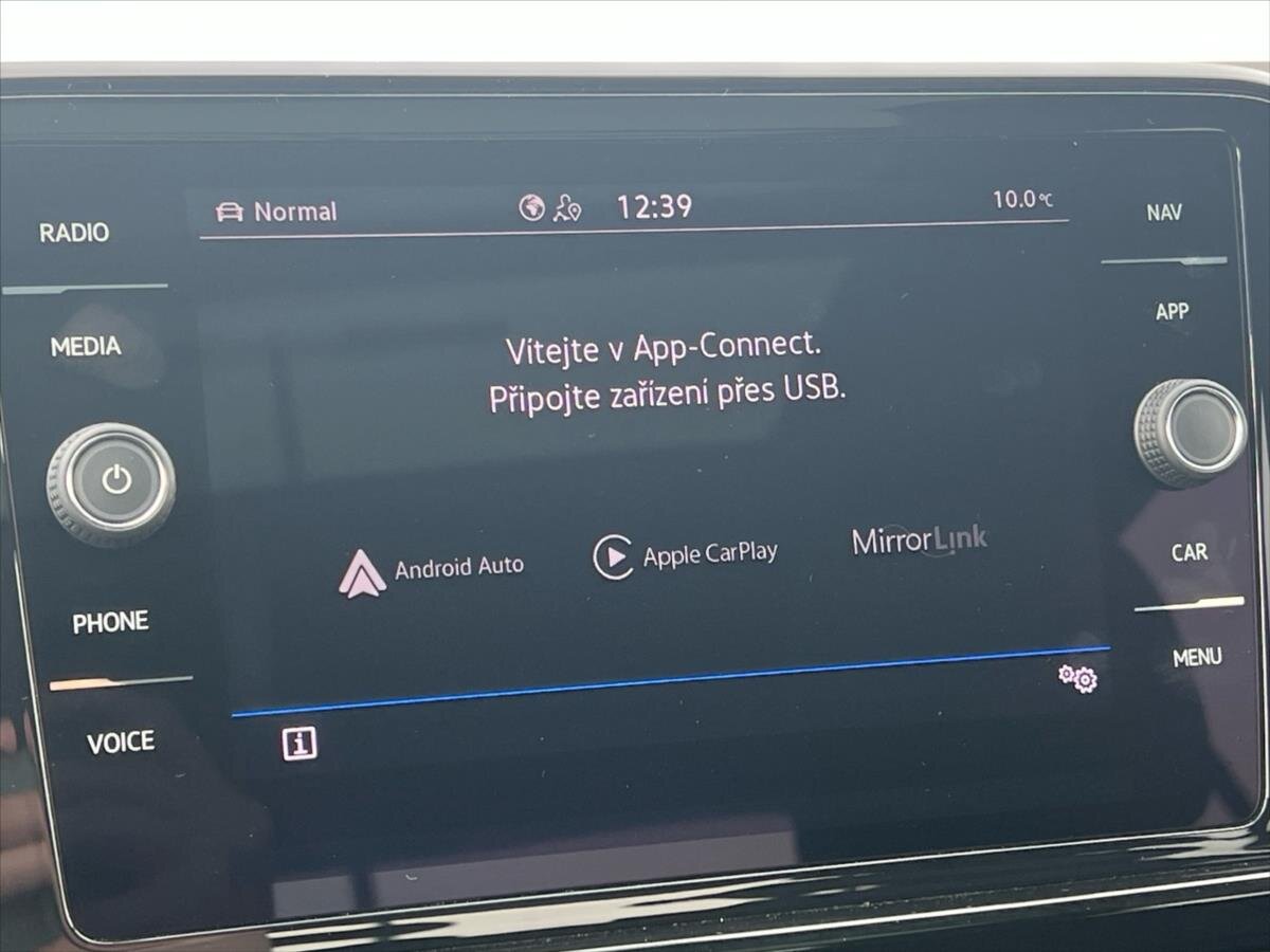 Volkswagen T-Roc SUV 1,5 l 110 kw