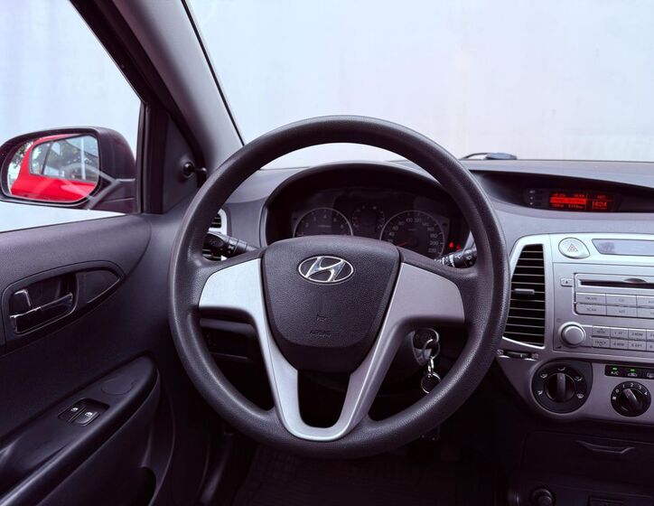Hyundai i20 15