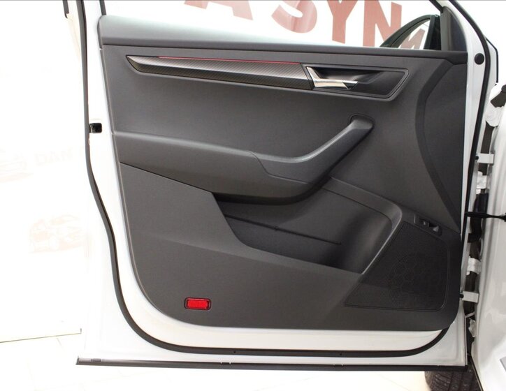 Škoda Karoq SUV / Terénní 1,5 l 110 kw