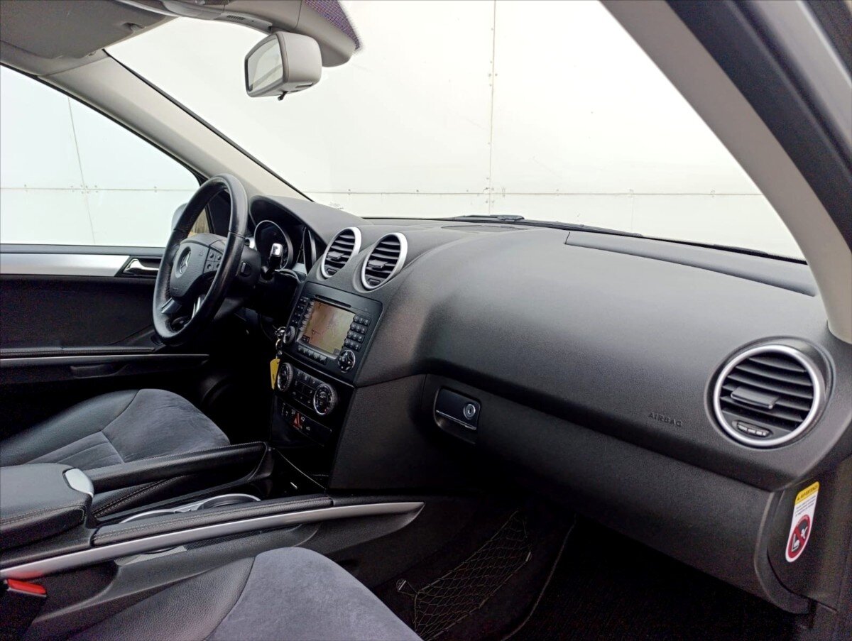 Mercedes-Benz Třídy M SUV 3,0 l 165 kw