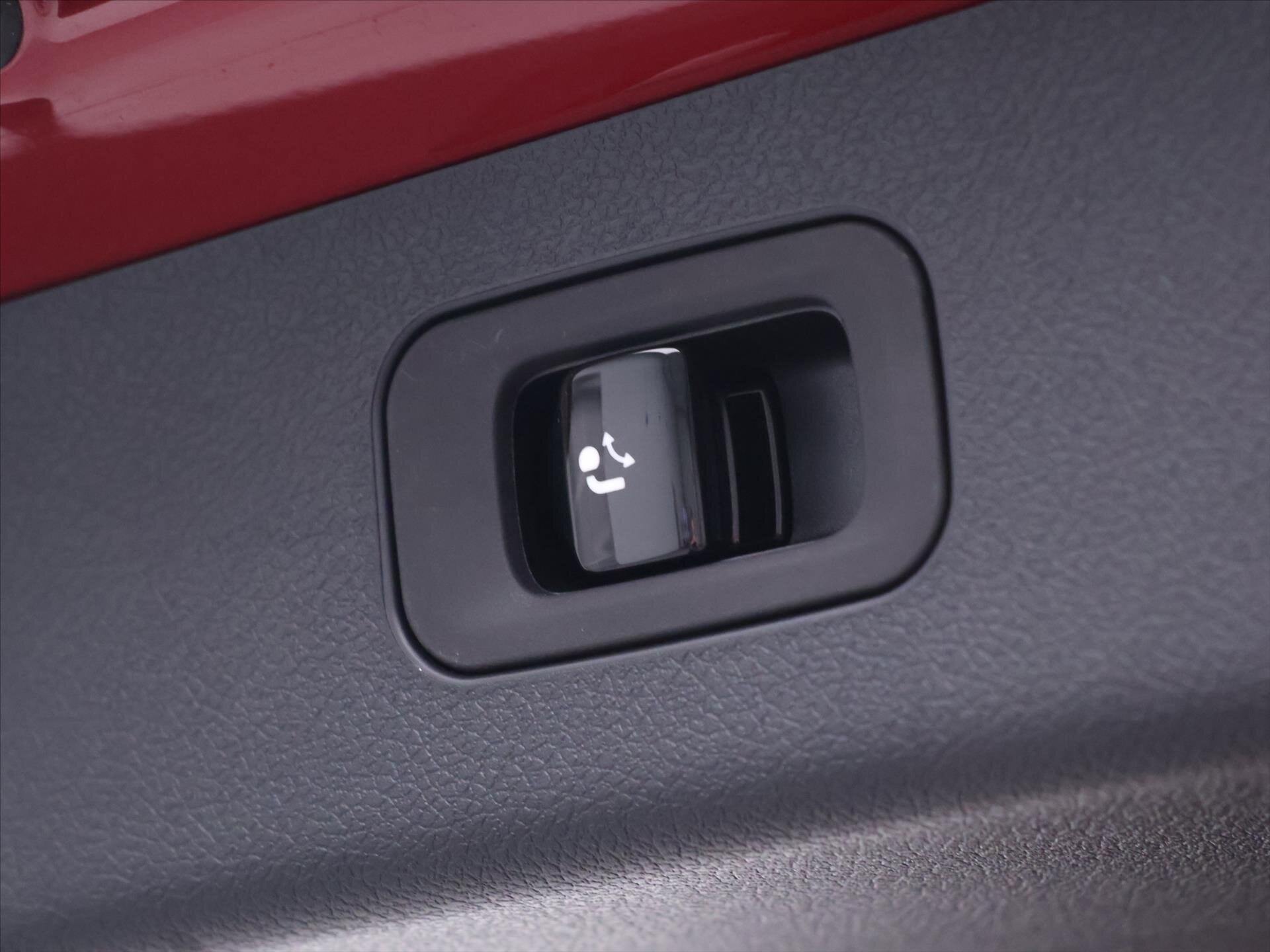 Mercedes-Benz Třídy E Kombi 2,0 l 145 kw