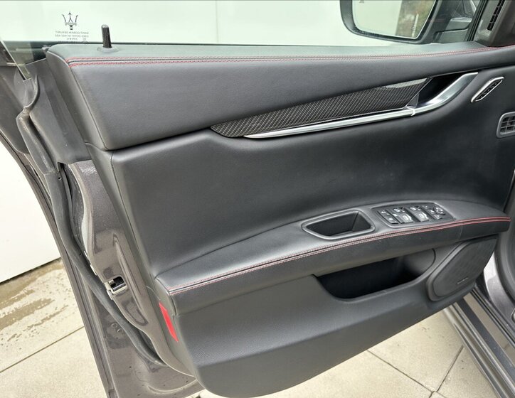 Maserati Ghibli Sedan 3,0 l 316 kw