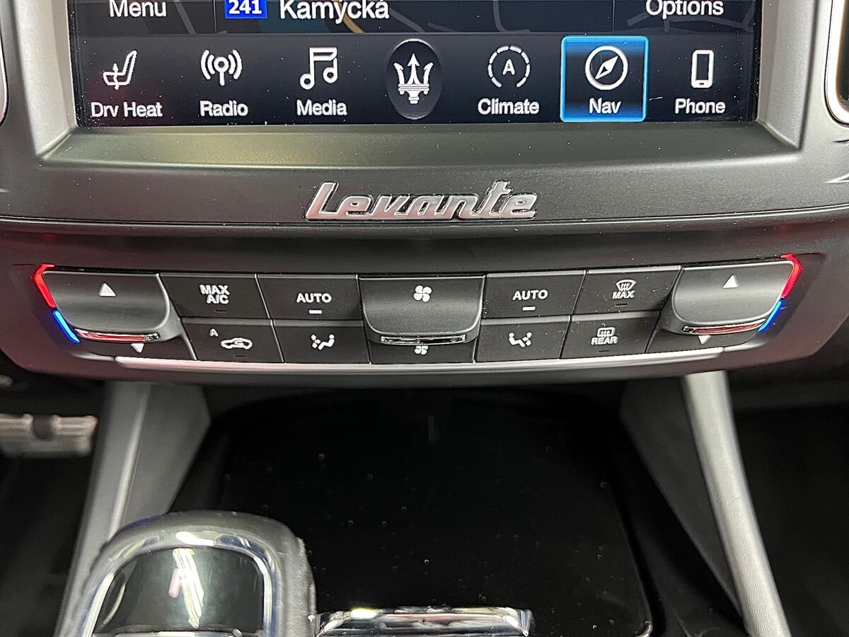 Maserati Levante SUV / Terénní 3,0 l 316 kw