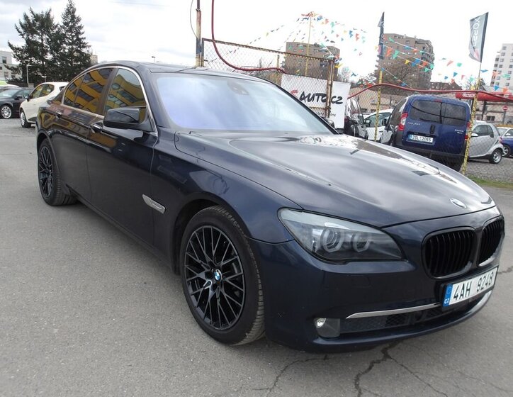 BMW Řada 7 Sedan / Limuzína 3,0 l 180 kw