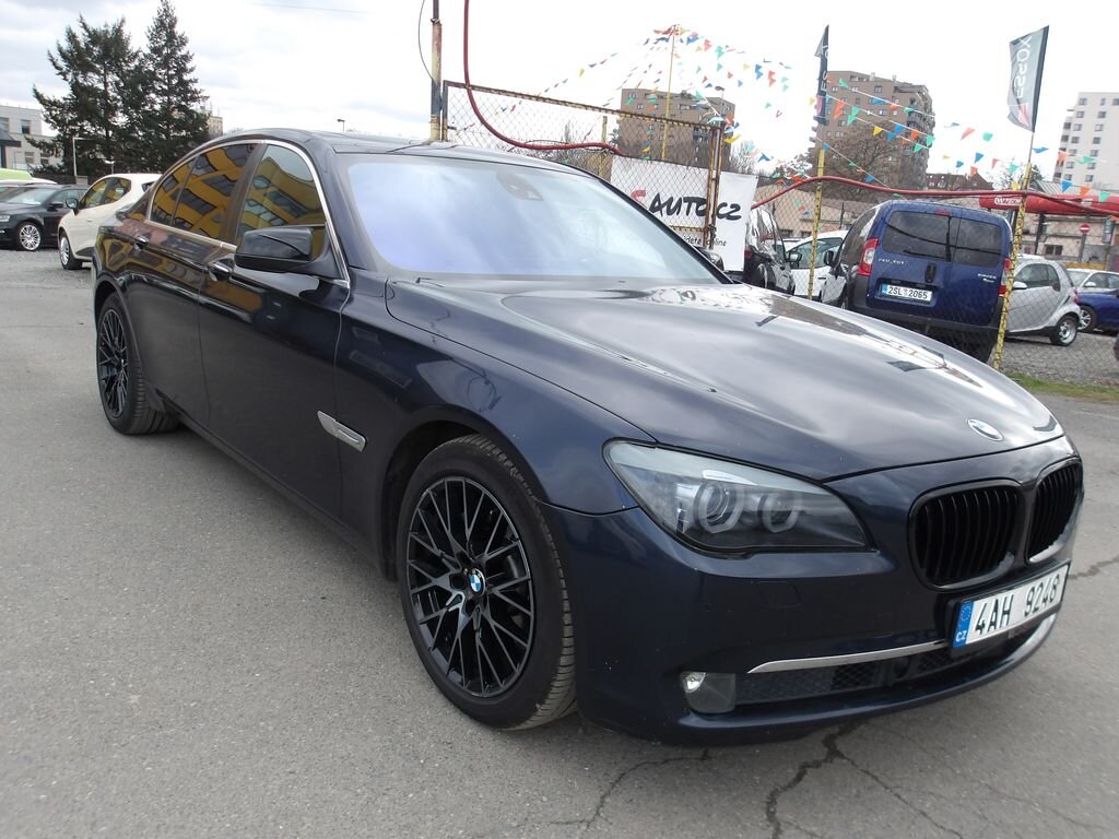 BMW Řada 7 Sedan / Limuzína 3,0 l 180 kw