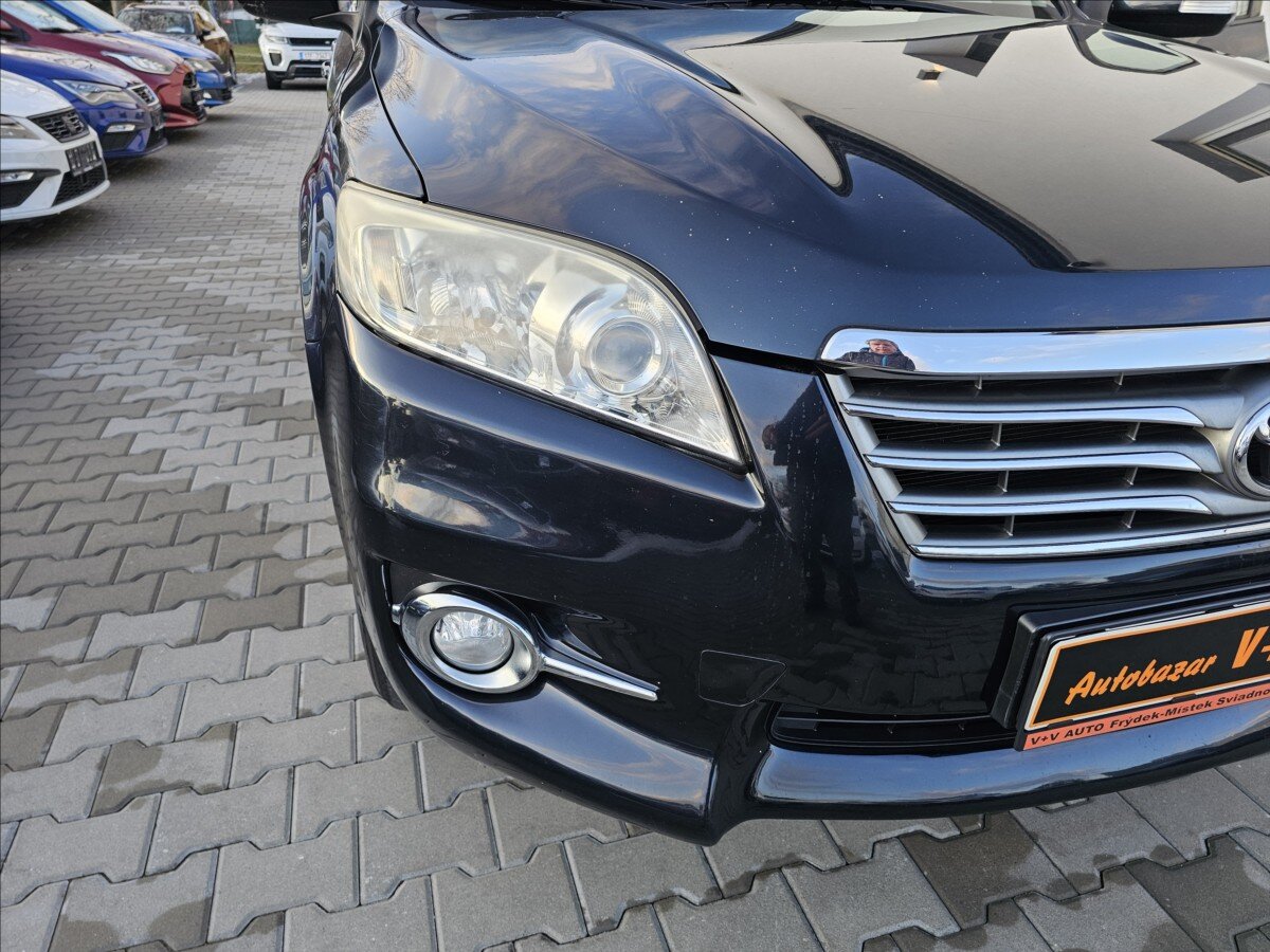 Toyota RAV4 Kombi 2,2 l 110 kw