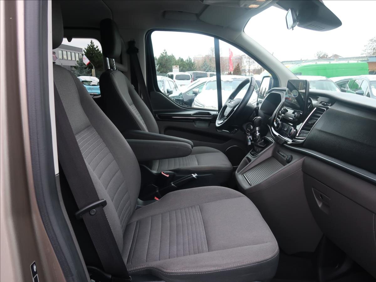 Ford Tourneo Custom MPV 2,0 l 136 kw