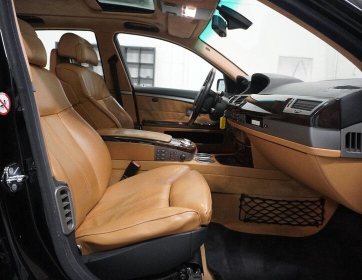 BMW Řada 7 Sedan 6,0 l 327 kw