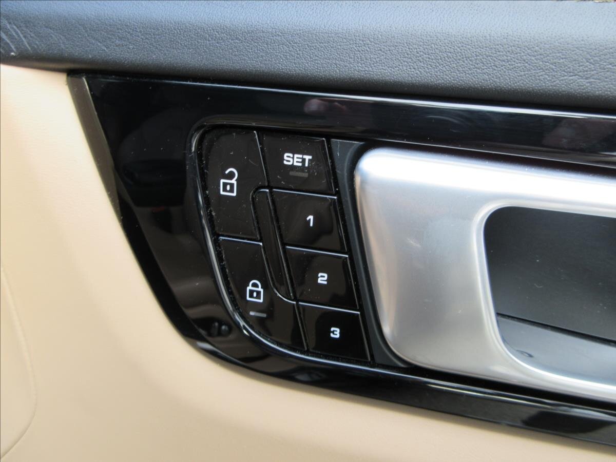 Porsche Cayenne Kombi 2,9 l 324 kw