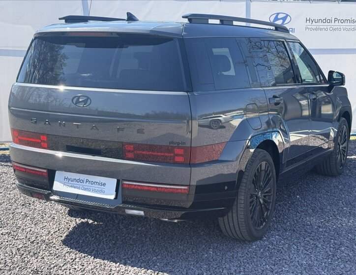 Hyundai Santa Fe SUV / Terénní 1,6 l 185 kw