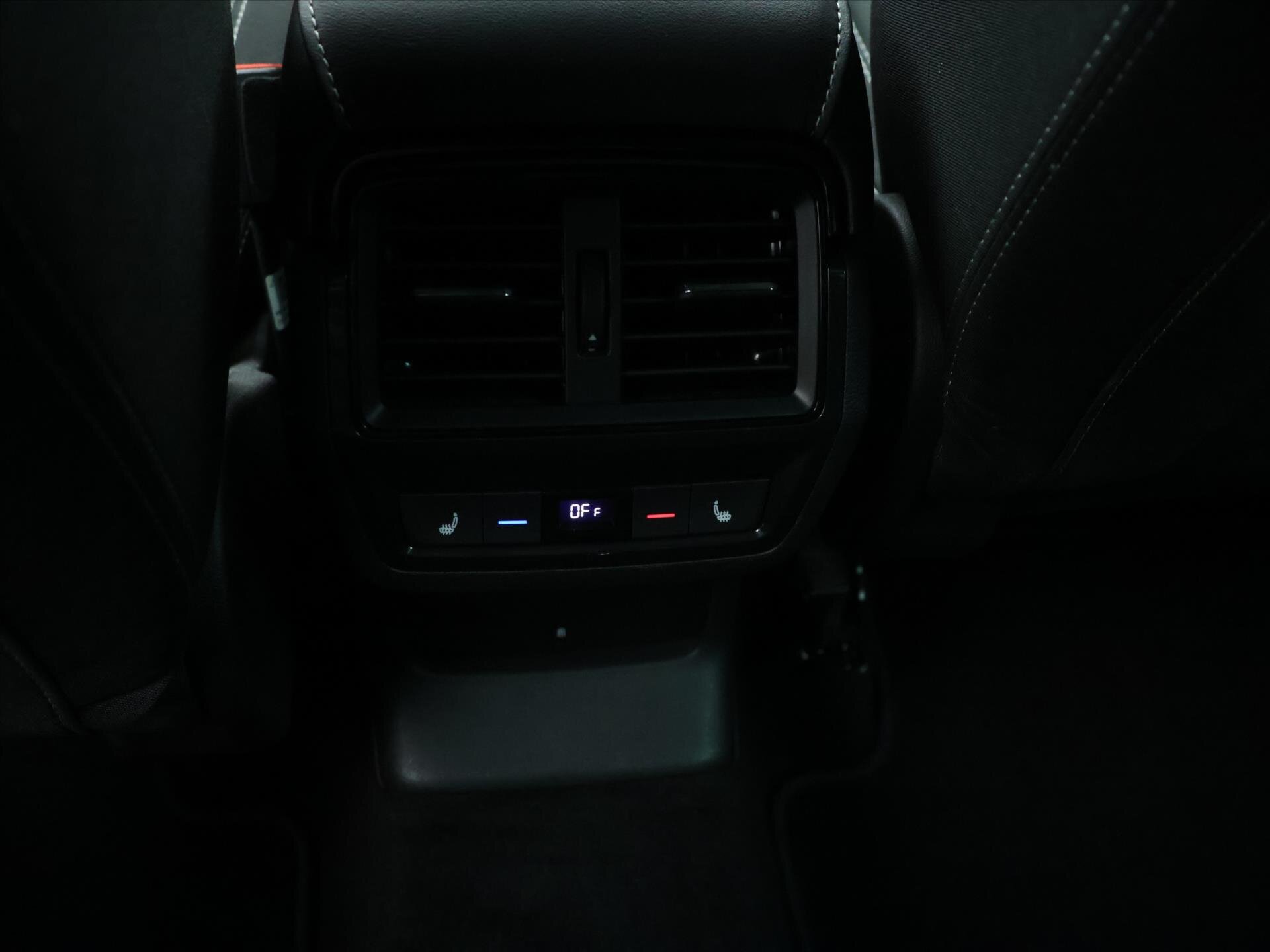 Škoda Karoq SUV / Terénní 2,0 l 110 kw